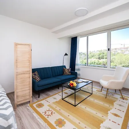 Park View In Center *